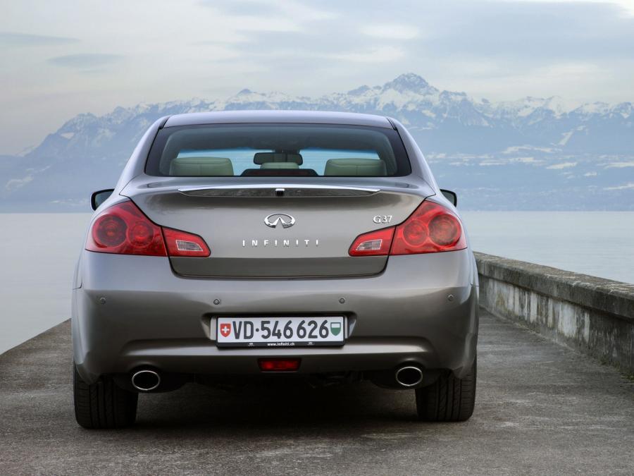  Infiniti G37 2010 года  (EU) (фото 7 из 53)